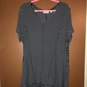 V-Neck Black & White Striped Sharkbite Top